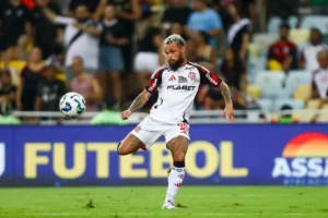 Desafios no Flamengo: Saídas no elenco abrem caminho para reforços no meio do ano