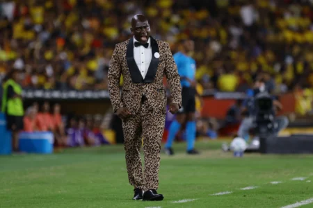 Castillo ousa no visual e lidera Barcelona-EQU com look de oncinha na Libertadores: veja fotos