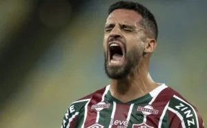 Entrosamento em falta: Renato Augusto busca sintonia no Fluminense após retorno