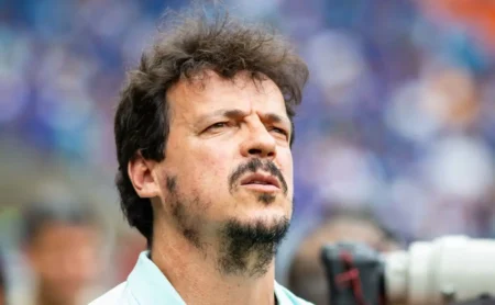 Diniz aprova, e Brian Rodríguez se aproxima do Vasco