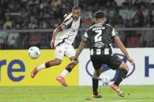 Festival de passes bizarros do Flamengo contra o Central Córdoba: confira os lances