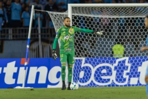 Everson se desculpa e mira retorno à Arena MRV pelo Atlético-MG