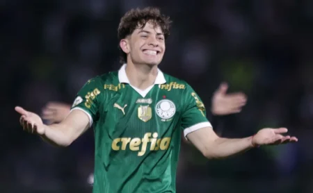 Giay: Clubes Brasileiros Buscam Empréstimo, mas Palmeiras Bloqueia