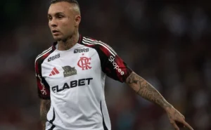 Saídas de Michael e Cebolinha: Flamengo busca reformulação do elenco