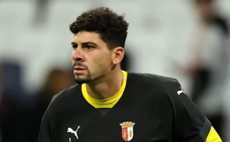 Matheus Magalhães desperta interesse: chance de ser o novo goleiro do Corinthians.