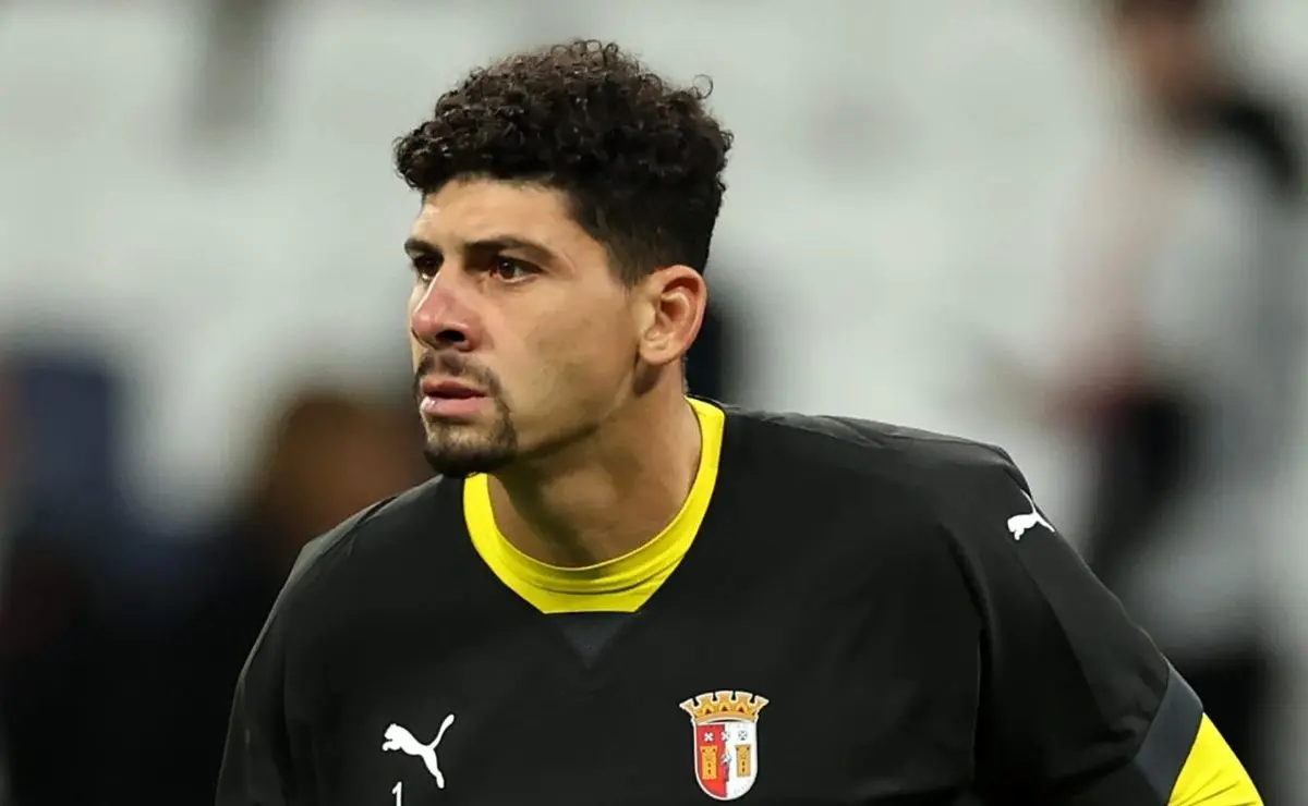 Matheus Magalhães desperta interesse: chance de ser o novo goleiro do Corinthians.