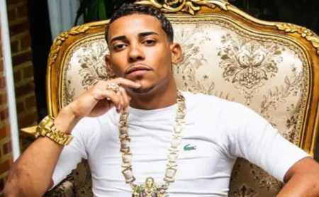 MC Poze envia mensagem a Filipe Luís no Flamengo: “Chega pra lá”.