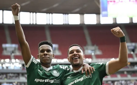 Estêvão e Vitor Roque em busca do primeiro gol em clássico Palmeiras x São Paulo