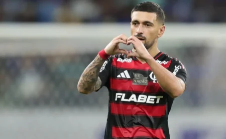 Arrascaeta: Flamengo finaliza negociações e revela postura do atleta
