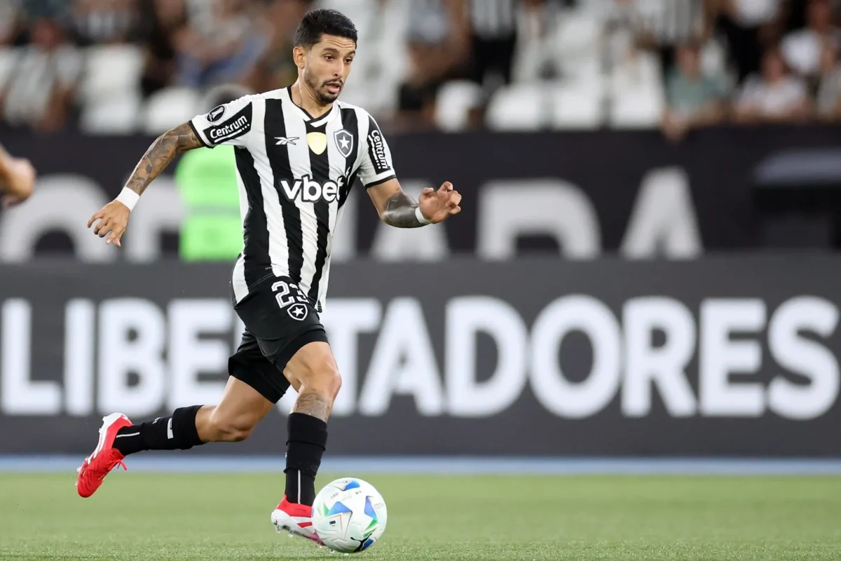 Botafogo: Paiva e Santi Rodríguez podem voltar contra o Internacional