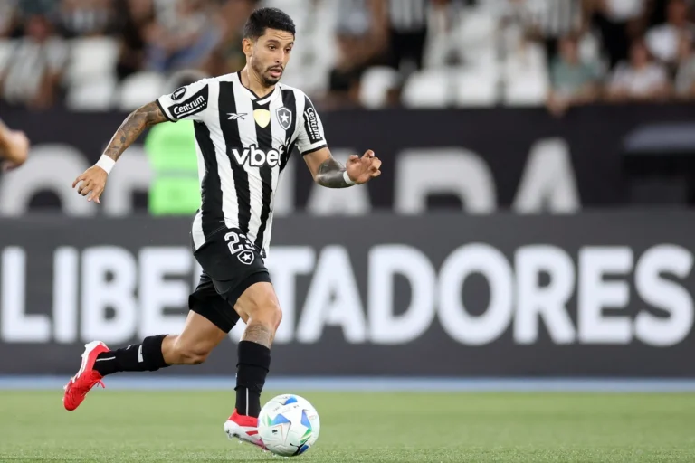 Botafogo: Paiva e Santi Rodríguez podem voltar contra o Internacional