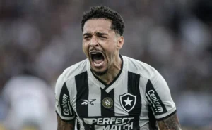 Botafogo acerta venda de Gregore ao Rayyan com garantia de pagamento da multa