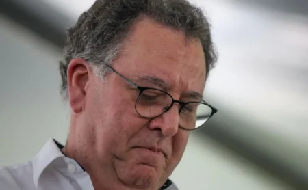 Santos é acionado na FIFA por dívida de João Basso; Arouca pode receber montante milionário
