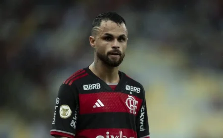 Michael: Cruzeiro demonstra interesse e futuro no Flamengo em xeque