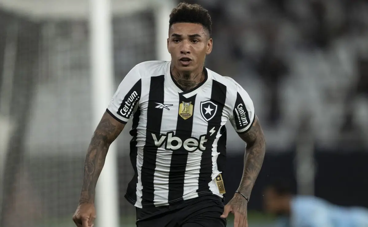 Botafogo foca nos minutos finais do primeiro tempo contra o Internacional