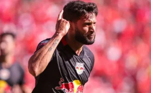 Juninho Capixaba: Palmeiras ainda não oficializa proposta para substituir Piquerez