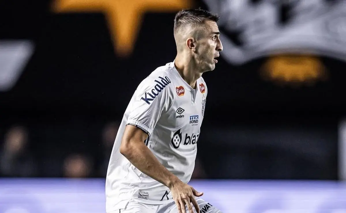 João Schmidt Fora do Jogo Contra o Ceará: Um Olhar Sobre o Histórico de Lesões
