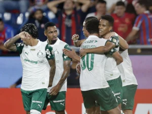 Do quase caos ao topo: a metamorfose palmeirense entre clássicos com o São Paulo