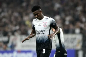 Dorival Júnior Busca Recuperar Jogadores no Corinthians: Uma Análise Inicial com Cacá, Félix Torres e Palacios