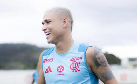Cruzeiro desiste de Luiz Araújo após Flamengo dificultar negociação