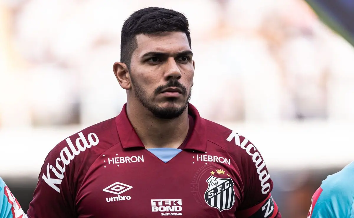 João Paulo Considera Deixar o Santos por Mais Tempo em Campo e Busca Opções Fora do País