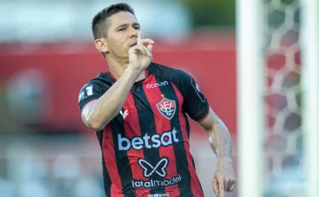 Osvaldo projeta "decisão" contra o Vasco no Brasileirão Betano: "Jogo de seis pontos"