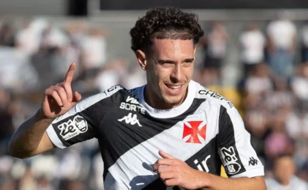Vasco: Nuno Moreira retorna, mas Paulo Henrique é desfalque na escalação