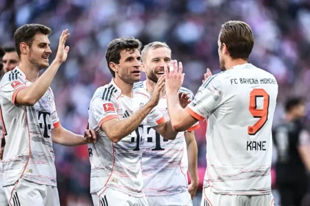 Festa do Bayern: Adeus a Müller e o primeiro título de Kane na Bundesliga