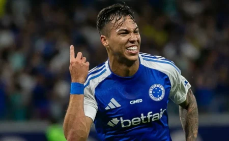 Cruzeiro conquista vitória sobre o Vila Nova na Copa do Brasil e amplia vantagem
