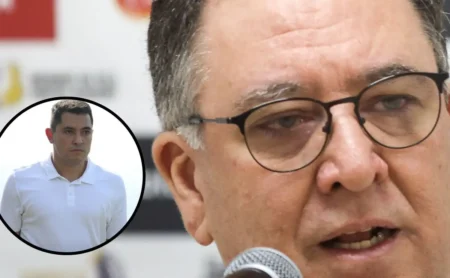 Protesto da torcida santista eleva a pressão sobre Marcelo Teixeira em meio a "cabide de empregos"