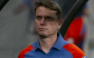 Seabra relembra saída do Cruzeiro no ano anterior e critica custo da decisão