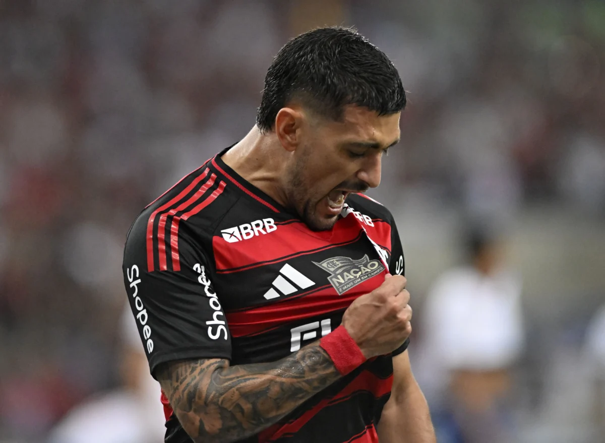 Boto Afirma: Flamengo Foca em Varela e Não Discute Renovação de Rossi, Pedro e Arrascaeta
