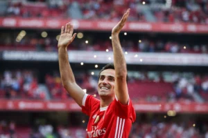 Ex-jogador do Grêmio conta expulsão em treino no Benfica por Jorge Jesus.