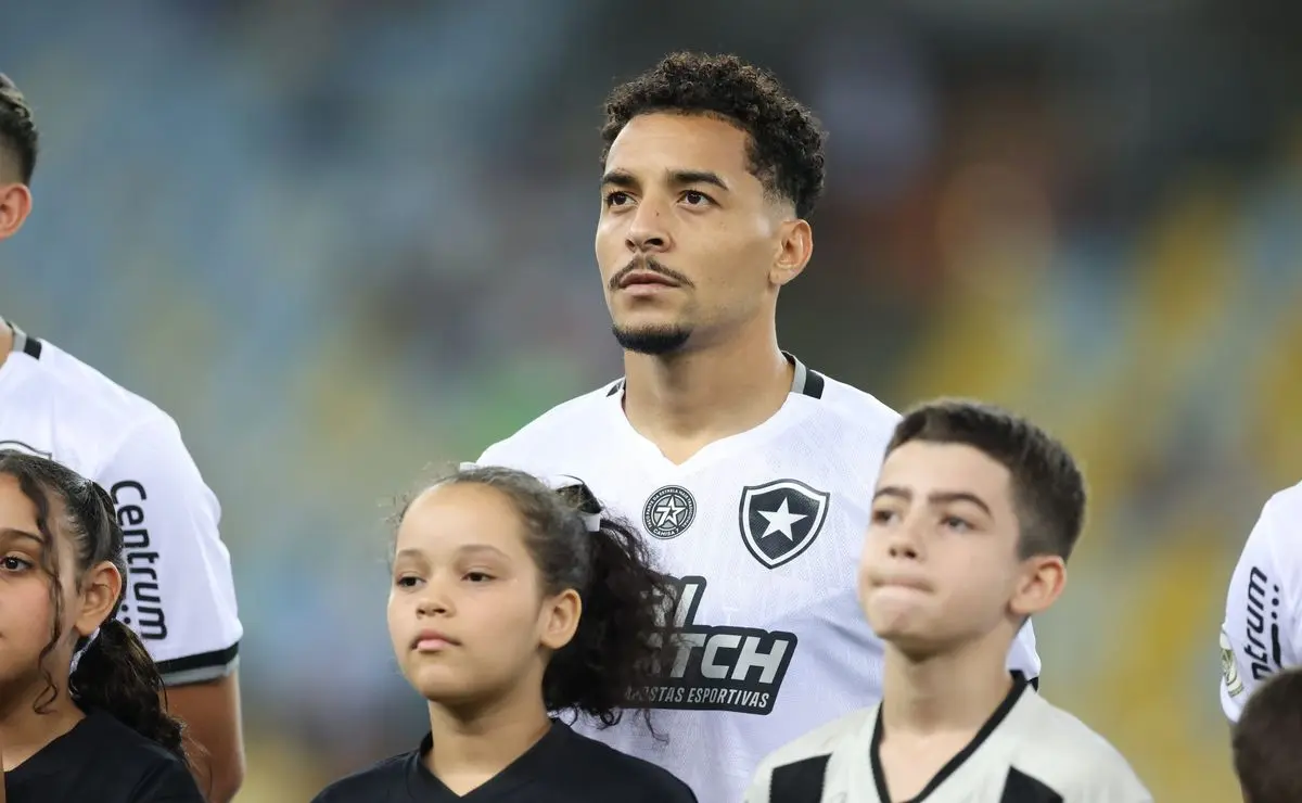 Al-Rayyan planeja proposta vultosa por Gregore, do Botafogo