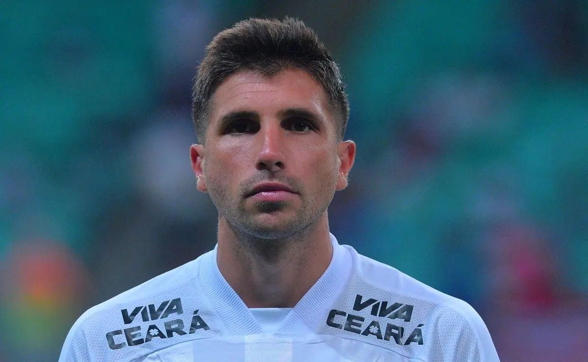 Mugni critica gramado do Allianz Parque antes de Santos x Ceará pelo Brasileirão