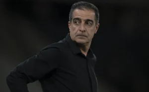 Botafogo: Sem Mastriani, Paiva promove duas alterações para duelo contra o Internacional
