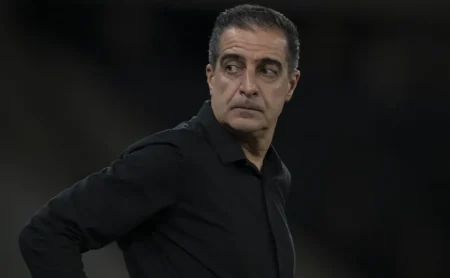 Botafogo: Sem Mastriani, Paiva promove duas alterações para duelo contra o Internacional