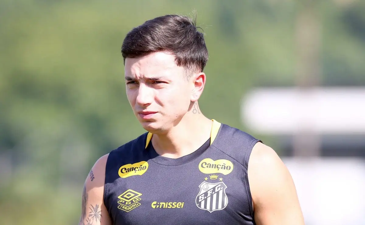 Cléber Xavier recebe trio de reforços para Santos x Ceará: Barreal e mais dois