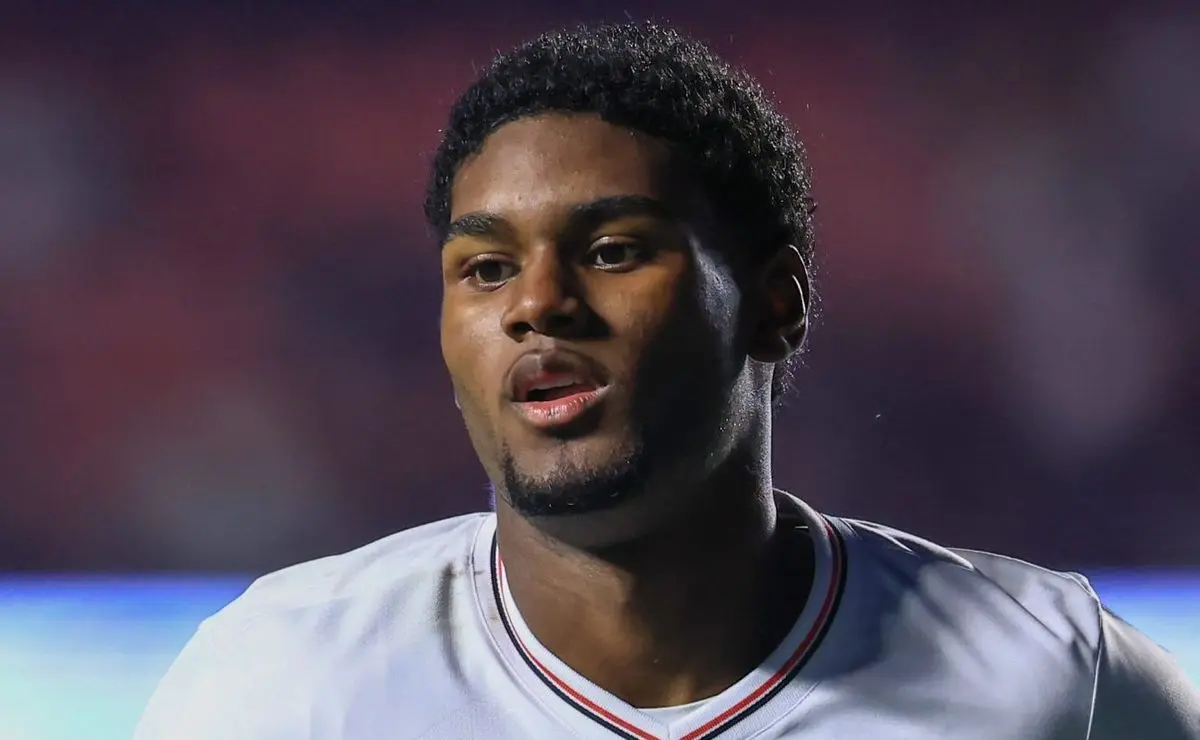 Lucas Ferreira: Contraproposta para Permanecer no São Paulo Após Recusa da Primeira Oferta