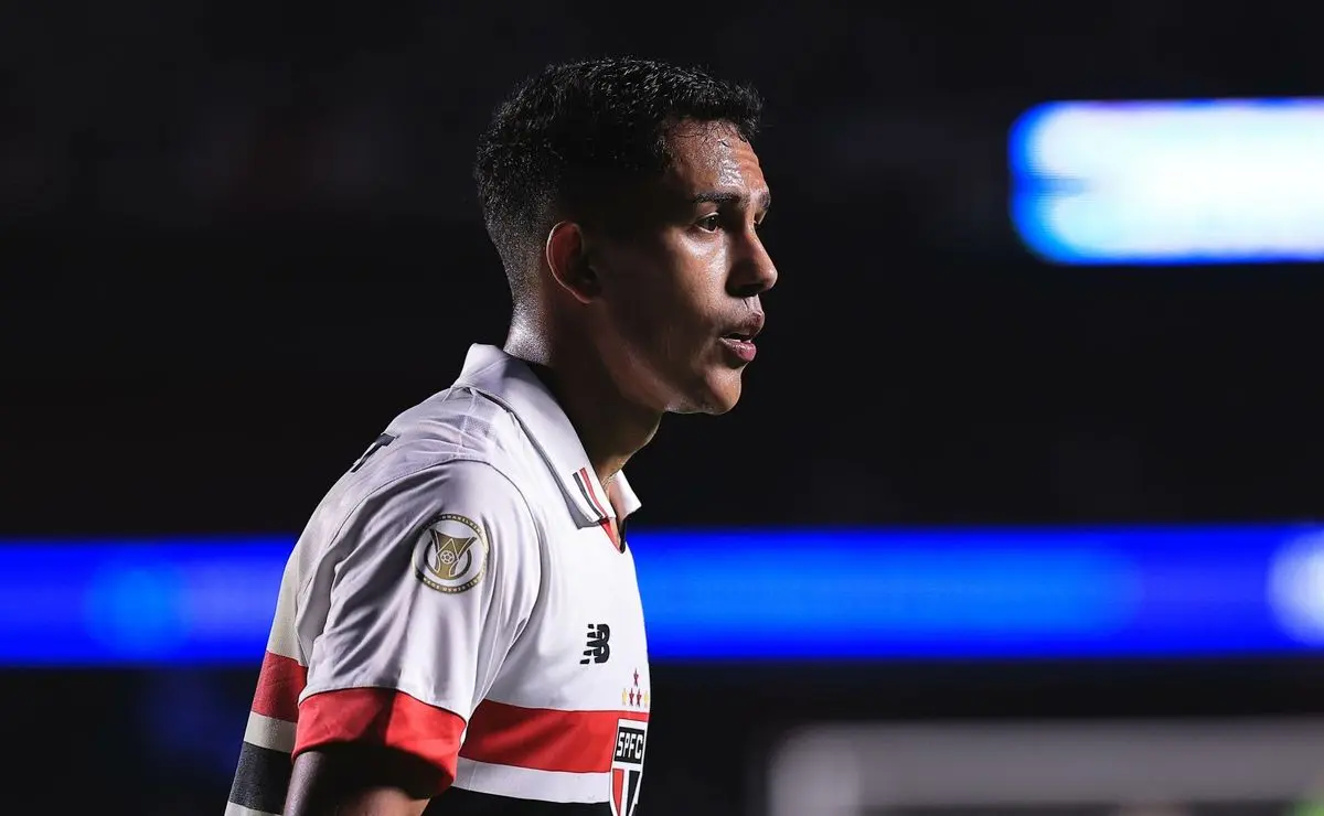 São Paulo: Mudanças na lateral e aposta na base após saída de Igor Vinícius