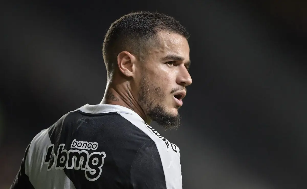 Eric Faria discorda da saída de Philippe Coutinho na derrota do Vasco para o Vitória
