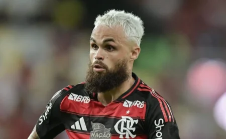 Michael no Flamengo: Reviravolta Adia Saída do Atacante