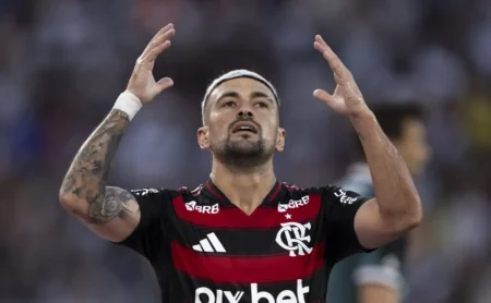 Arrascaeta e Flamengo: Pedida Salarial, Negociação e a Postura de José Boto