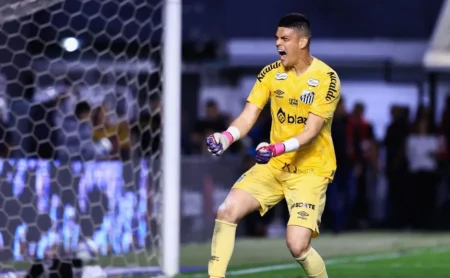 Gabriel Brazão: Goleiro com Mais Defesas do Mundo em Destaque