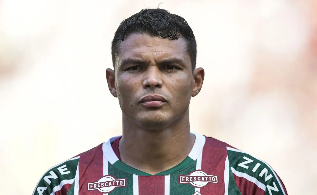 Thiago Silva critica postura do Fluminense após nova derrota e exige mais empenho.