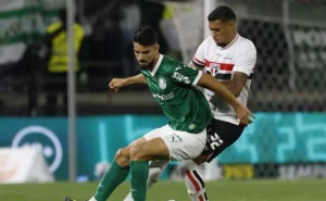 Ruan lamenta revés do São Paulo no clássico: “Estamos trabalhando, mas o resultado não aparece”