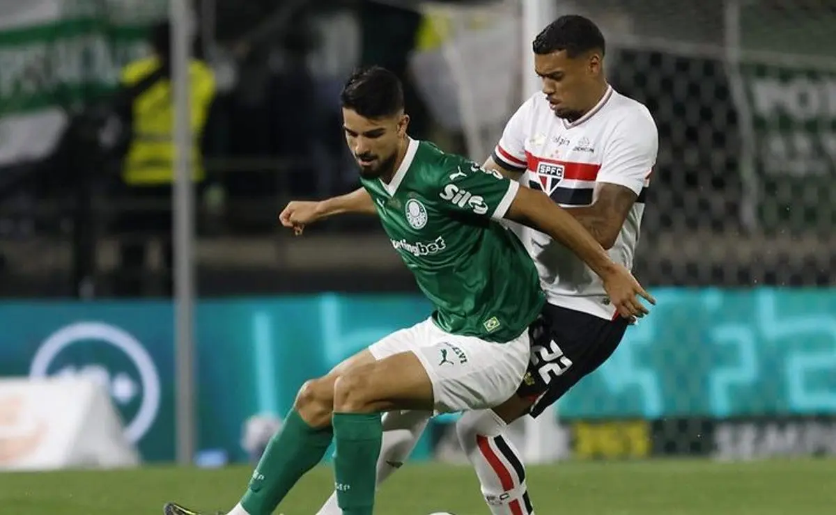 Ruan lamenta revés do São Paulo no clássico: “Estamos trabalhando, mas o resultado não aparece”
