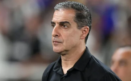 Paiva analisa atuação do Botafogo e pondera sobre o resultado positivo