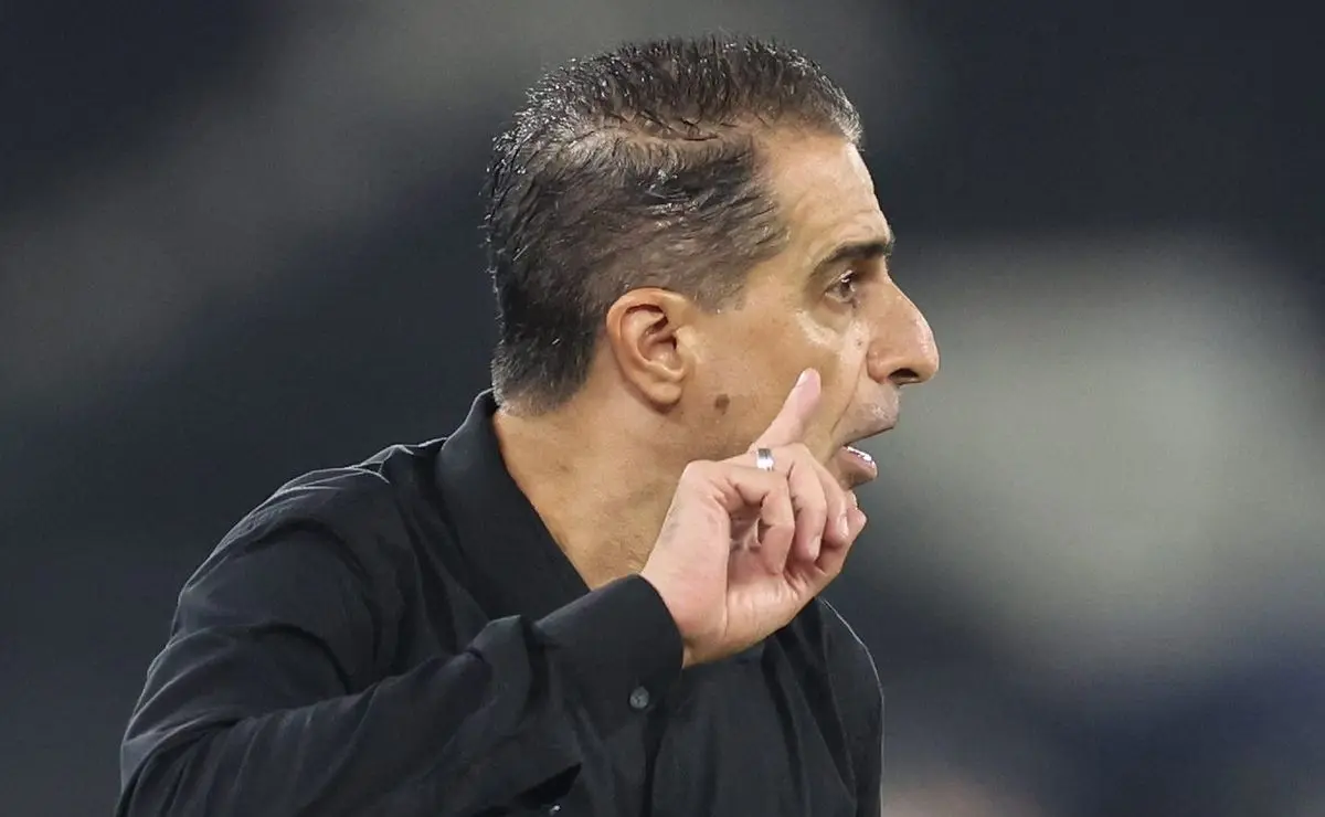 Paiva minimiza comparação entre Artur e Luiz Henrique no Botafogo: "Cenários distintos"