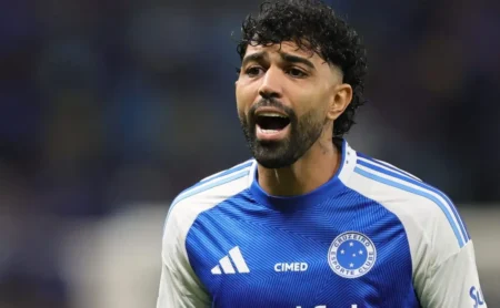 Gabigol comemora parceria com Kaio Jorge e antecipa duelo com o Flamengo no Brasileirão Betano